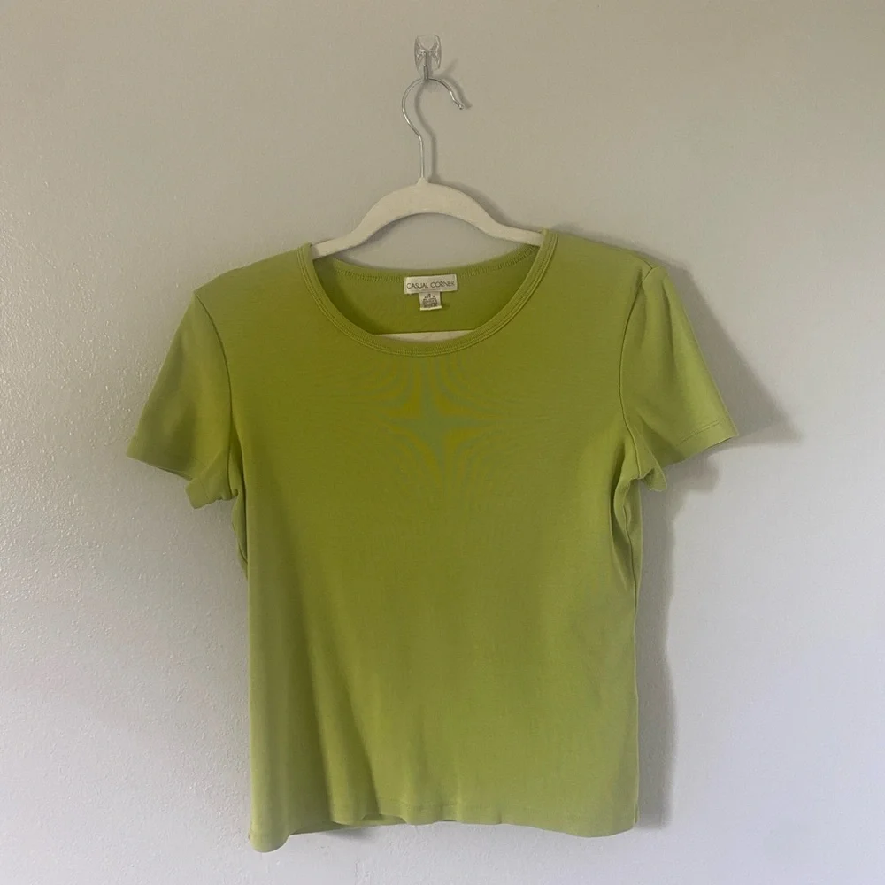Casual Corner women's chartreuse short sleeve t-shirt size M cotton dopamine - Picture 1 of 4